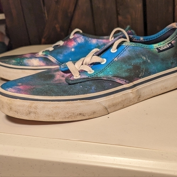 MISSY Size 6, Galaxy Vans. - Picture 4 of 8